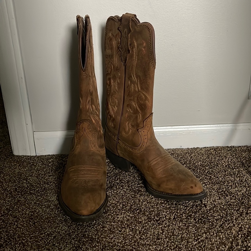 COWGIRL BOOTS